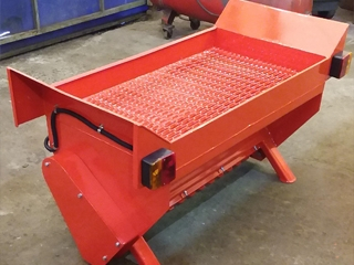 Пескоразбрасыватели и распределители реагентов